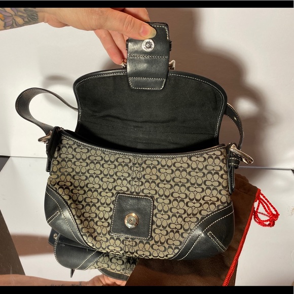 Coach logo’d short shoulder bag/matching wallet - Picture 5 of 7